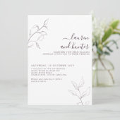 Invitation Plum moderne violet floral Mariage de script (Debout devant)