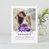 Invitation Plum Violet Violet Floral Photo Graduation (Debout devant)