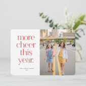 Invitation Plus de joie cette année Red Christmas Card (Debout devant)