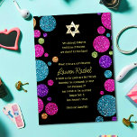 Invitation Points de brillance colorés sur n'importe quel Bat<br><div class="desc">Bar Mitzvah et jeux d'invitations Bat mitzvah conçus par Umua. Imprimé et expédié par Zazzle ou ses partenaires. Célébrez l’âge de votre fille avec cette invitation colorée et brillante de bat mitzvah. Cette invitation présente un design moderne avec des points scintillants sur une couleur arrière - plan de votre choix....</div>