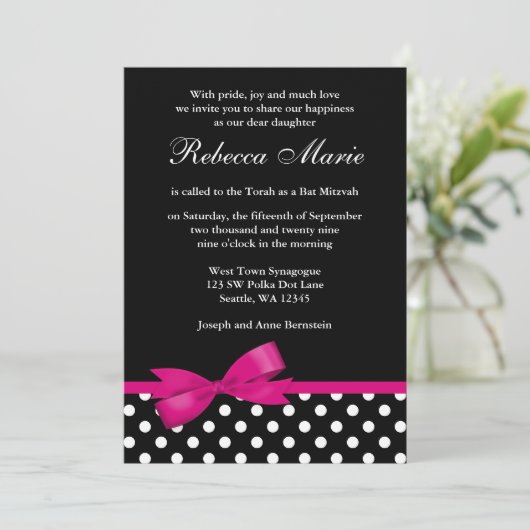 Invitation Pois rose et noir Bat mitzvah Bow (Debout devant)
