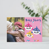 Invitation Poisson rose 🦈 1er anniversaire Fun Extraordinair (Debout devant)