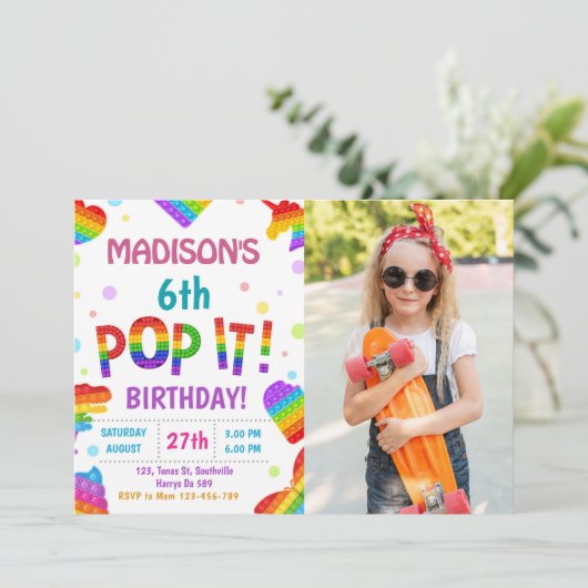 Invitation Pop It Anniversaire (Debout devant)