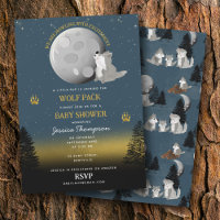 Portée de loups mignons sous la lune des bois pour