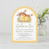 Invitation Pot de miel rustique doux comme peut l'être une ab (Debout devant)