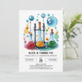 Invitation Potion de découverte modifiable Scientifique Anniv (Debout devant)