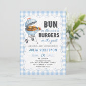 Invitation pour Baby Shower Gingham Burger BBQ (Debout devant)