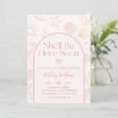 Invitation pour Baby Shower Seashell She'll Be Her (Debout devant)