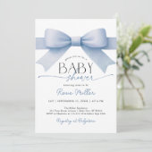 Invitation pour garçon à la baby shower au ruban b (Debout devant)