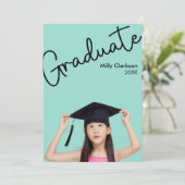 Invitation pour jeune diplômé adorable (Debout devant)