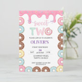 Invitation pour la fête d'anniversaire Donut Sweet (Debout devant)