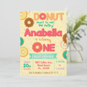 Invitation pour l'anniversaire des Donut, fête des (Debout devant)