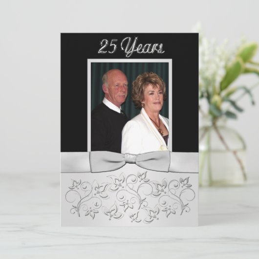 Invitation pour le 25e anniversaire de PRINTED BOW (Debout devant)