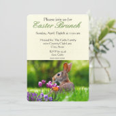 Invitation pour le brunch de Pâques avec le lapin (Debout devant)