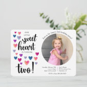 Invitation pour le deuxième anniversaire de Little (Debout devant)