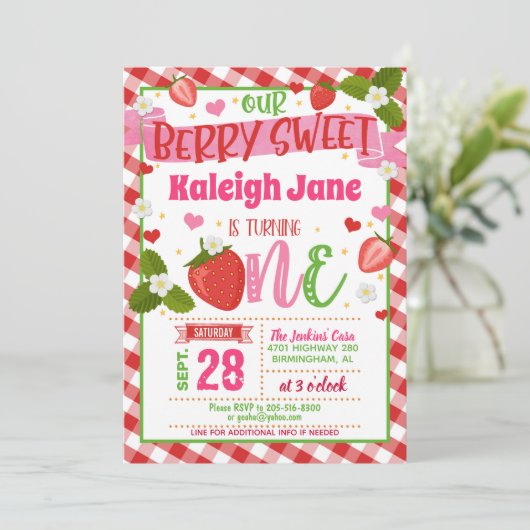 Invitation pour le premier anniversaire de fraise  (Debout devant)