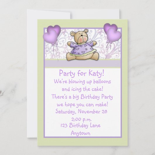 Invitation pourpre d'anniversaire d'ours mignon (Devant)
