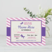 Invitation pourpre de poney de rayure de rose (Debout devant)