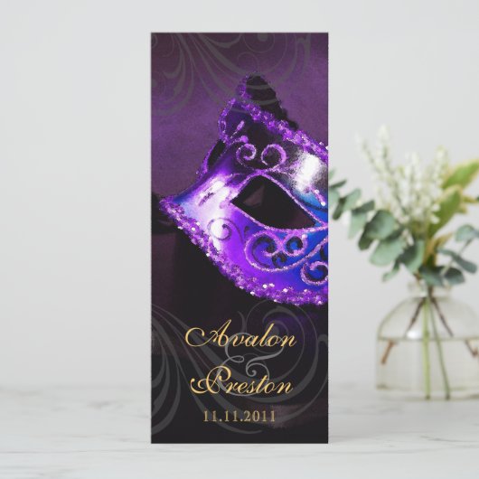 Invitation pourpre de programme de mariage de (Debout devant)