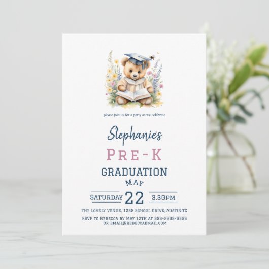Invitation Pré-K Graduation Party mignonne Ours et Fleurs en  (Debout devant)