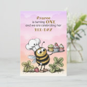 Invitation Premier anniversaire de petite abeille bébé fille (Debout devant)