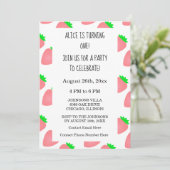 Invitation Premier anniversaire fraise rose bébé fille 2024 (Debout devant)