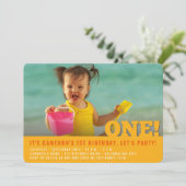 Invitation Premier Anniversaire Moderne Big ONE Fun Bébé Fill (Debout devant)