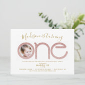 Invitation Premier anniversaire Rose Gold Parties scintillant (Debout devant)