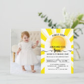 Invitation Premier voyage autour du soleil 1er anniversaire P (Debout devant)