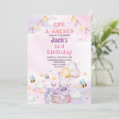 Invitation Première étoile d'aquarelle de dinosaure violet 1e (Debout devant)