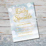 Invitation Premiers Snowflakes Baby Sprinkle / Douche<br><div class="desc">Des flocons de neige douces tombent sur votre bébé sprinkle,  douche ou les détails de douche,  mis en texte or élégant sur un arrière - plan hivernal magique,  cette invitation sans sexe est idéale pour votre baby shower spécial.</div>