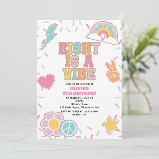 Invitation Preppy Patch 8E Anniversaire (Debout devant)