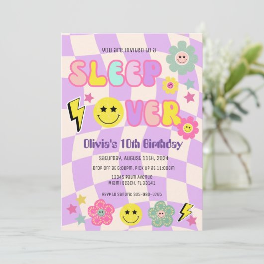 Invitation Préppy Purple Y2K Dormir sur un joyeux visage Anni (Debout devant)