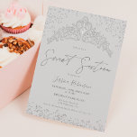 Invitation Princesse tiara argent parties scintillant gris ph<br><div class="desc">Chic princesse tiara couronne coeur en forme de parties scintillant argent scintillants et gris clair photo Sweet 16 anniversaire fête,  avec une chic script calligraphie. Ajoutez votre photo à l'arrière. Contactez-moi pour changer la police principale.</div>