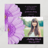Invitation Purple Daisy Flower Photo Graduation pour elle (Devant / Derrière)