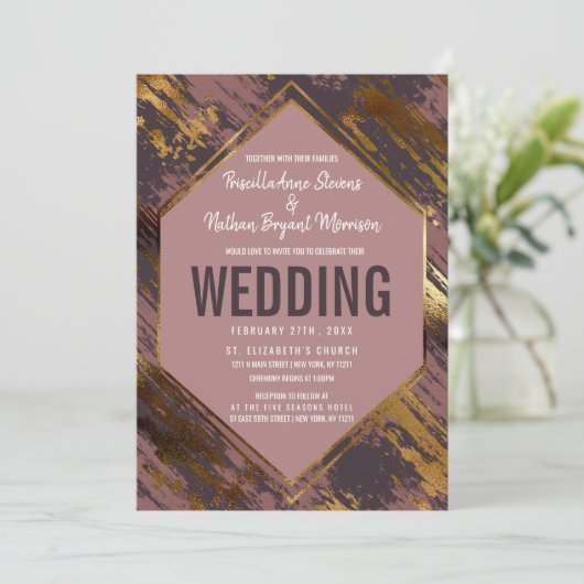 Invitation Purple Mauve Gold Brushstrokies Mariage moderne (Debout devant)