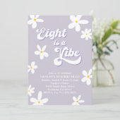 Invitation Purple Retro Daisy Huit Est Un Anniversaire Vibe (Debout devant)