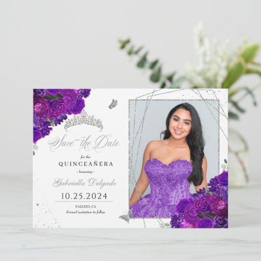 Invitation Purple & Silver Quinceañera Enregistrer La Date Ph (Debout devant)