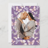 Invitation Purple Un papillon bébé est en chemin baby shower (Dos)