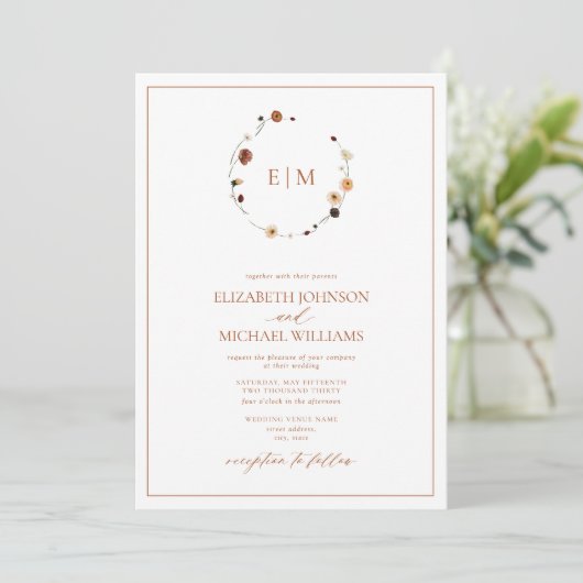 Invitation QR Code Bural Rust Floral Wreath Monogramme Mariag (Debout devant)