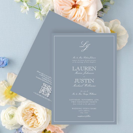 Invitation QR Code classique Dusty Blue Script Monogramme Mar