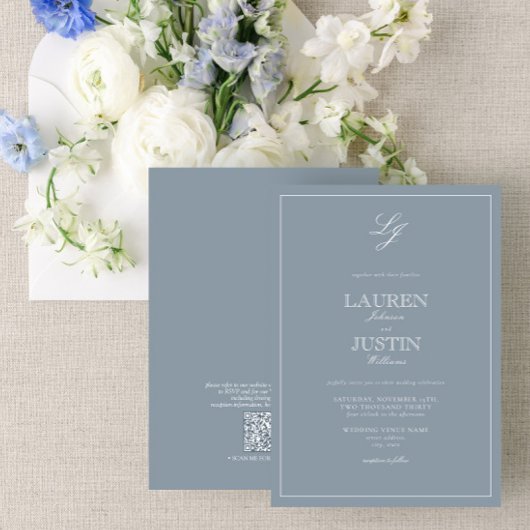 Invitation QR Code classique Dusty Blue Script Monogramme Mar