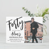 Invitation Quarante Black & White Moderne 40e fête d'annivers (Debout devant)