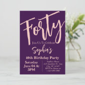 Invitation Quarante rose violet moderne 40e fête d'anniversai (Debout devant)