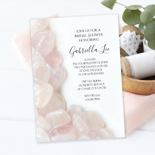 Invitation Quartz rose sur Fête des mariées blanche