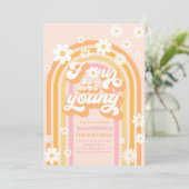 Invitation Quatre Ever Young Boho Daisy Rainbow 4e anniversai (Debout devant)