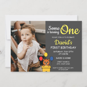 Invitation Quelqu'un tourne une photo gris 1er anniversaire