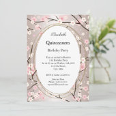 Invitation Quinceanera Fleurs de fleurs rose pâle Anniversair (Debout devant)
