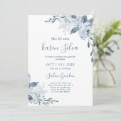 Invitation Quinceanera Florale Bleu Dusty (Debout devant)