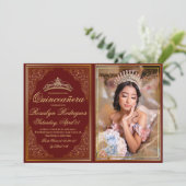 Invitation Quinceanera Or rouge Ornate Princesse Tiara (Debout devant)